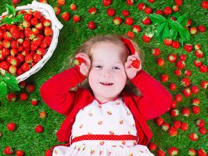 Demi Keamanan Anak Saat Bermain, Perlu Nggak Sih Pakai Play Mat?