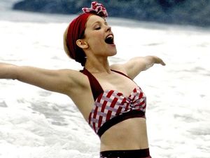 7 Aktris dengan Baju Renang Paling Ikonik dalam Film Hollywood