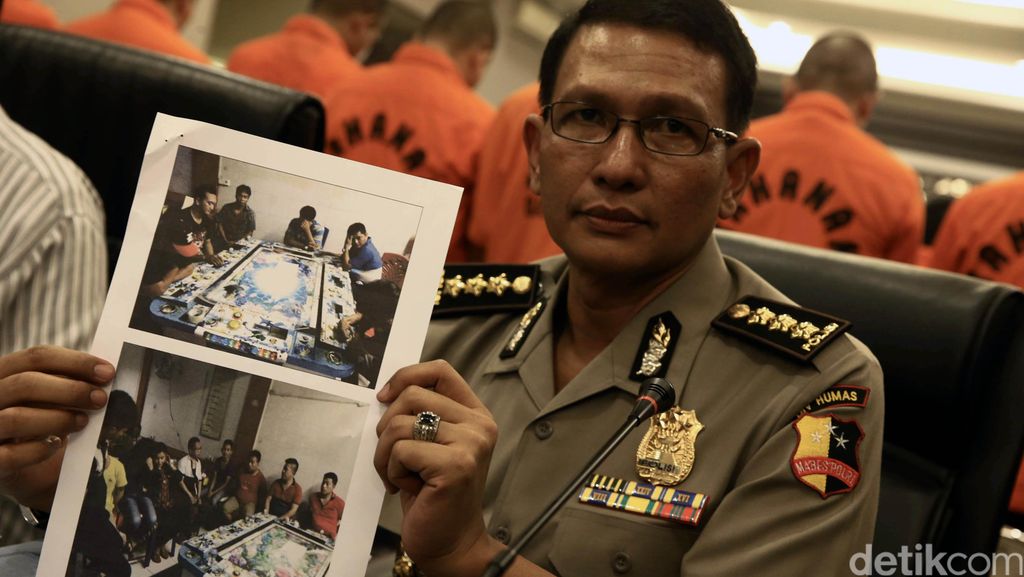 Polisi Bongkar Perjudian Berkedok Permainan Anak Polisi Bongkar Perjudian Berkedok Permainan Anak