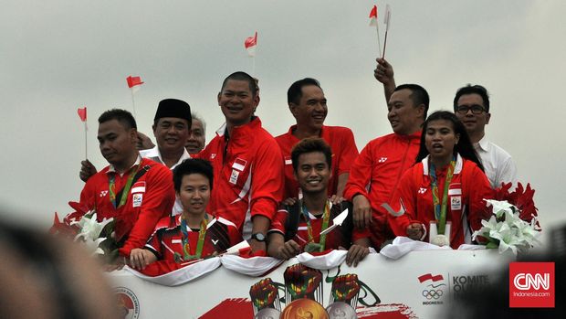 Liliyana Natsir memilih untuk melanjutkan karier usai menjadi juara Olimpiade.