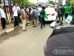 Sopir Taksi Ditemukan Meninggal di Mobilnya di Jl Bekasi Timur