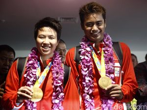 Owi/Butet Juga Dapat Bonus Tiket Terbang Gratis Seumur Hidup