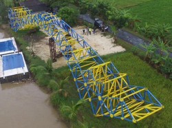 Jembatan Apung Pertama RI Dibangun di Cilacap, Ini Dampak Ekonominya