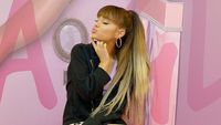 Ariana Grande Imut Banget!