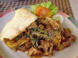 Cari Rujak Cingur Buat Makan Siang? Ayo Rek Sambangi 5 Warung Ini!