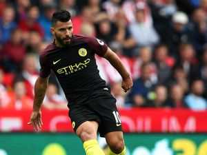Pep Senang Aguero Jadi Bek Terdepan City