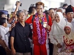 Tontowi Segera Liburan ke Pantai Bersama Istri dan Anak