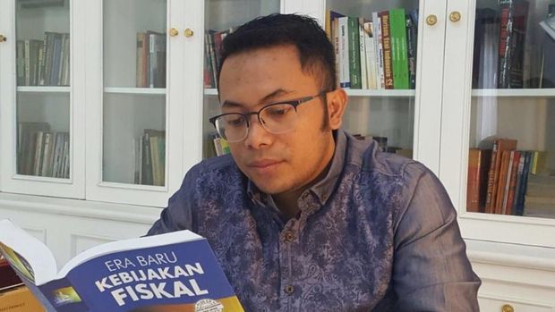 Kolomnis - Apung Widadi, Peneliti Ekonomi-Politik Anggaran di FITRA, Aktif di Asosiasi Ekonomi Politik Indonesia (AEPI)