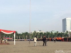 Menhan Pimpin Upacara Bela Negara di Silang Monas