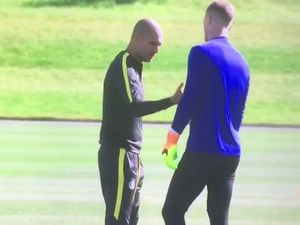 Guardiola-Hart Bertengkar?