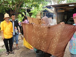 Pengrajin Batik Banyuwangi Mulai Gencar Pakai Pewarna Alam