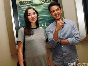 Dikecam usai Nge-Vape di Pesawat, Fandy Christian Masih Bungkam Dikecam usai Nge-Vape di Pesawat, Fandy Christian Masih Bungkam