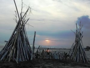 Pesona Batu Belig, Pantai Asyik Buat Nongkrong di Bali