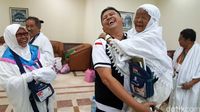 Menggendong Para Tamu Allah