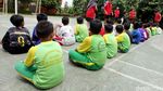 Urawa Red Diamonds Ajari Siswa SD Bermain Sepakbola