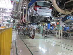 Pendapatan Menurun, Laba Astra Rontok 12% Jadi Rp 14 T