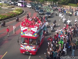 Begini Penampakan Arak-arakan Rombongan Olimpiade saat Lewati Bundaran HI