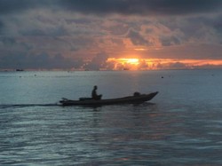Kemping Asyik di Dermaga Tanjung Tiram, Kendari