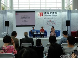 Panggung Agustinus Wibowo dan Yu Hua di BIBF 2016