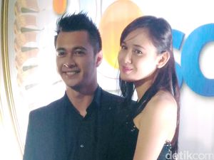 Eza Gionino Makin Lengket dengan Meiza Aulia Eza Gionino Makin Lengket dengan Meiza Aulia