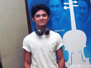 Kata Aliando Soal Kemungkinan Pacaran dengan Prilly Latuconsina