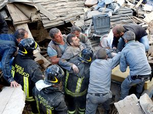 Korban Jiwa Gempa Italia Menjadi 120 Orang, Petugas Terus Gali Reruntuhan