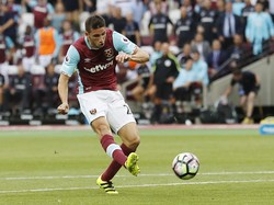 Main di West Ham, Calleri Berharap Dapat Petuah dari Tevez