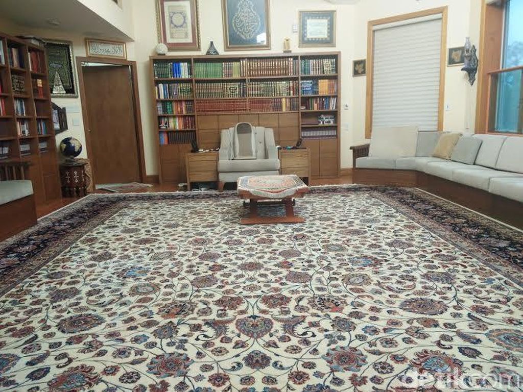 Ngaji Tafsir dan Salat Berjamaah Ngaji Tafsir dan Salat Berjamaah