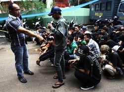 Situasi Trisakti Mulai Kondusif Setelah Ricuh, Polisi Tetap Berjaga