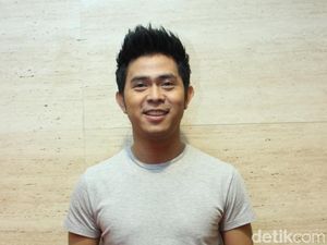 Lirik Lagu Kekasih Bayangan - Cakra Khan Lirik Lagu Kekasih Bayangan - Cakra Khan