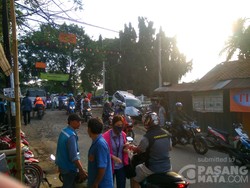 Mobil Tertabrak Kereta di Bekasi Timur, Sopir Selamat