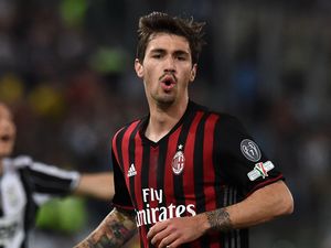 Barcelona Kejar Alessio Romagnoli?