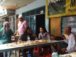 Warga Rawajati yang Akan Direlokasi Konsultasi ke Ratna Sarumpaet