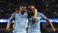 Fabian Delph merayakan golnya. Reuters/Carl Recine.