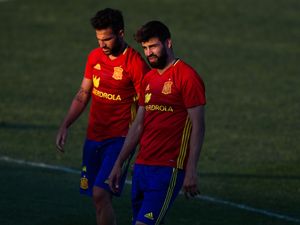 Andai Fabregas ke Madrid, Pique: Kami Tetap Akan Berteman Andai Fabregas ke Madrid, Pique: Kami Tetap Akan Berteman