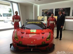 Ferrari Kenalkan Tim Balap 488 GT3 Ferrari Kenalkan Tim Balap 488 GT3