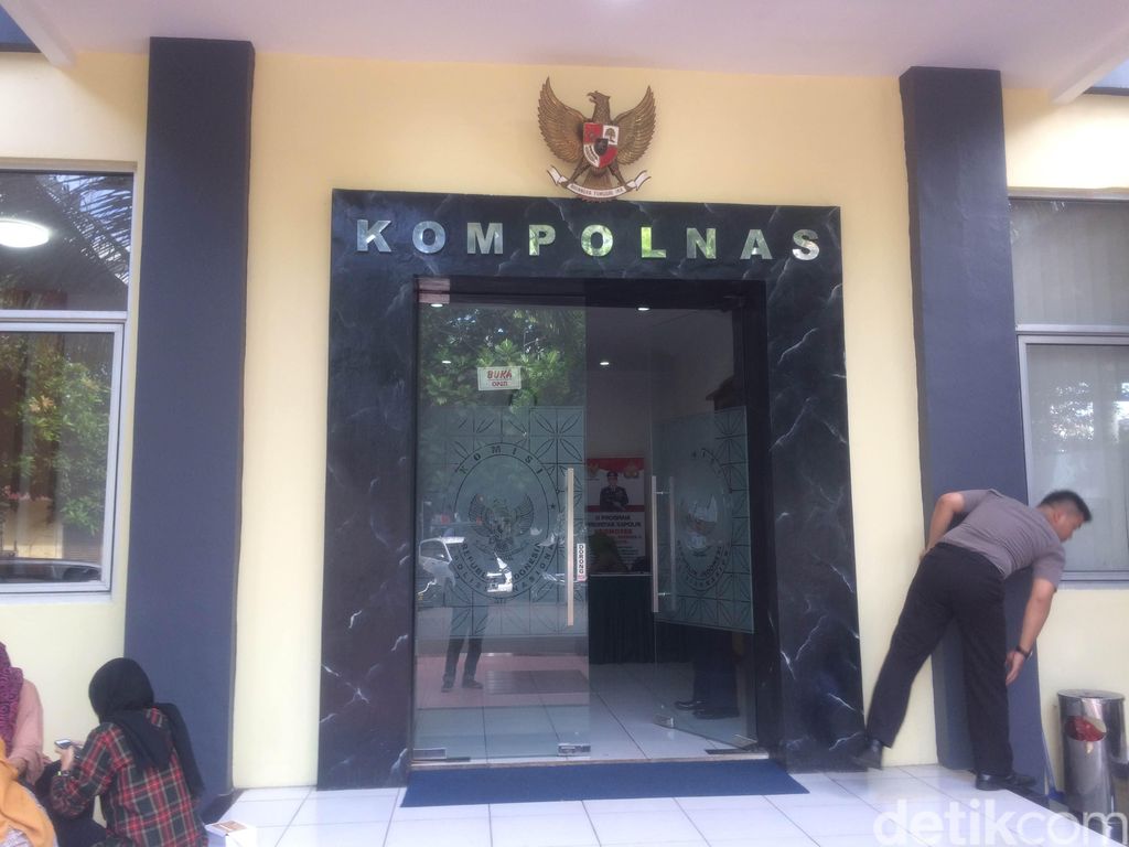 Kompolnas Minta Polri Solid di Masa Kampanye Pilpres dan Pileg Kompolnas Minta Polri Solid di Masa Kampanye Pilpres dan Pileg