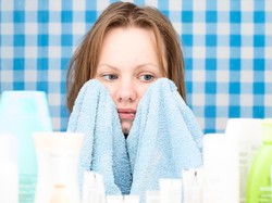 Punya Banyak Jerawat Saat Remaja Bisa Jadi Tanda-tanda Awet Muda Lho