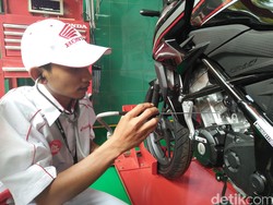 Tak Hanya Dokter, Mekanik Bengkel Motor pun Perlu Stetoskop Ini