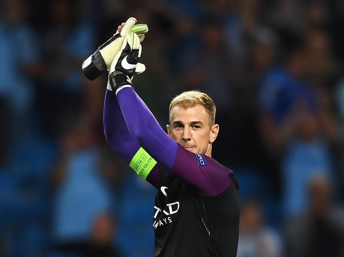 MANCHESTER, ENGLAND - AUGUST 24:  Joe Hart of Manchester City applauds the fans after the UEFA Champions League Play-off Second Leg match between Manchester City and Steaua Bucharest at Etihad Stadium on August 24, 2016 in Manchester, England.  (Photo by Michael Regan/Getty Images)