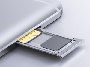 Amankah Ganti Kartu SIM di Kondisi Ponsel Menyala?