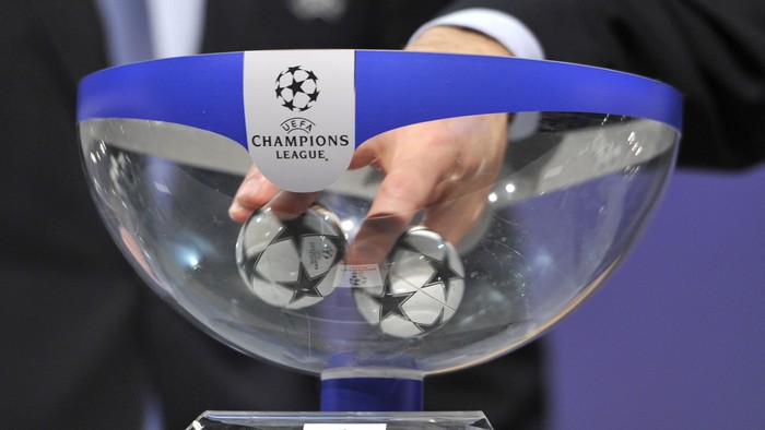 NYON, SWITZERLAND - JULY 18:  Draw balls are shuffled during the UEFA 2014/15 Champions League third qualifying rounds draw at the UEFA headquarters, The House of European Football, on July 18, 2014 in Nyon, Switzerland.  (Photo by Harold Cunningham/Getty Images for UEFA)
