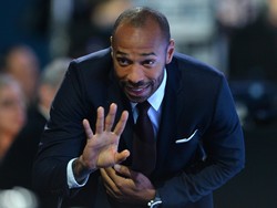 Posisi Wenger Digoyang, Henry Nyatakan Minat Latih Arsenal