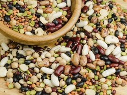 Madu dan Kacang Kering Tak Kenal Tanggal Kadaluarsa (2)