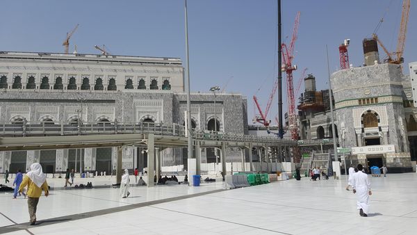 Menengok Kemegahan Gate Abdullah