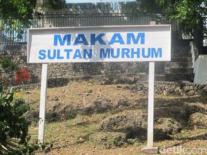 Makam Sepanjang 5 Meter & Cerita Sultan Buton yang Kebal Peluru