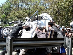 Kecelakaan Beruntun 5 Mobil dan Sepeda Motor di Alas Roban, 4 Orang Tewas