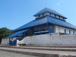 Suara Adzan dari Makkah yang Konon Terdengar di Masjid Sulawesi Tenggara