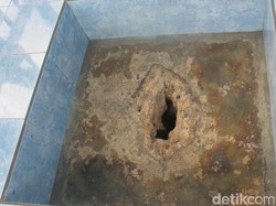 Batu Berbentuk Kelamin Pria & Wanita di Benteng Terluas Sedunia