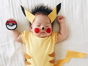 Foto Menggemaskan Bayi yang Didandani Jadi Chef Hingga Pokemon Saat Tidur